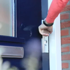 AXA veiligheidsbeslag Edge voordeur aluminium langschild met SKG 3-sterren 72 mm Clearance