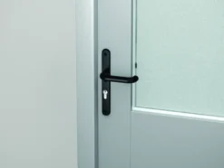 AXA veiligheidsbeslag Oval achterdeur zwart smal schild met SKG 3-sterren 72 mm Outlet