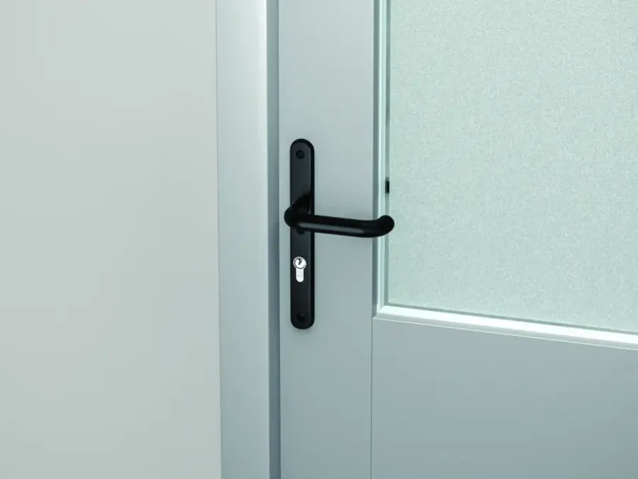 AXA veiligheidsbeslag Oval achterdeur zwart smal schild met SKG 3-sterren 92 mm Hot