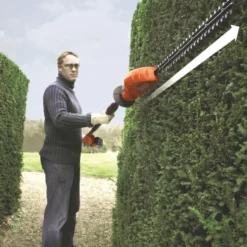 BLACK+DECKER 18V heggenschaar GTC1843L20 op steel 43cm incl. 2.0 Ah accu Clearance