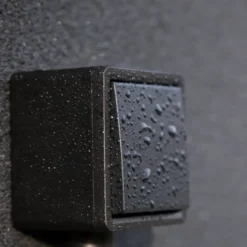 Niko Hydro Spatwaterdicht Combinatie Wisselschakelaar/Stopcontact Zwart Hot